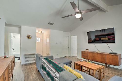 Chic Cedar Park Retreat With Yard And Fire Pit!