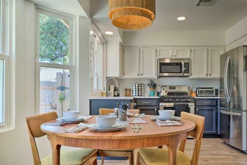 Chic Cedar Park Retreat With Yard And Fire Pit!