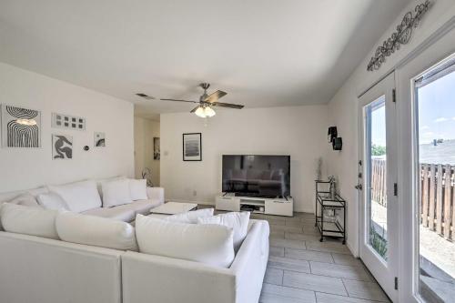 Groovy Austin Hideaway With Outdoor Game Patio!