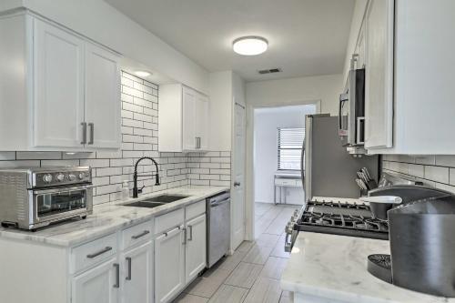 Groovy Austin Hideaway With Outdoor Game Patio!