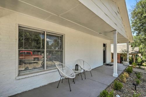 Groovy Austin Hideaway With Outdoor Game Patio!