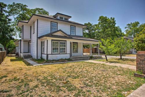 Pet-friendly Dallas Home Close To Downtown!