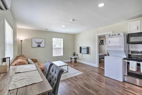 Chic Dallas Duplex 9 Mi To Dtwn Attractions!