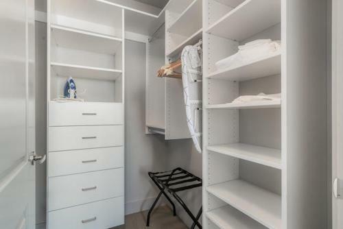 Bright Chic 2 Bedroom Apartment By Stay Gia