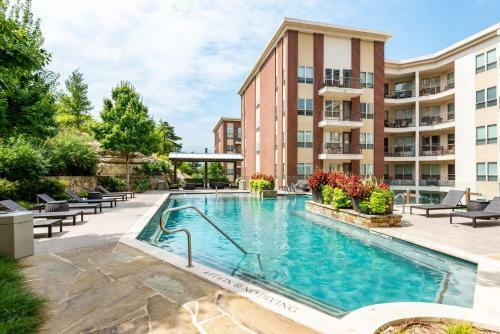 Bright Chic 2 Bedroom Apartment By Stay Gia