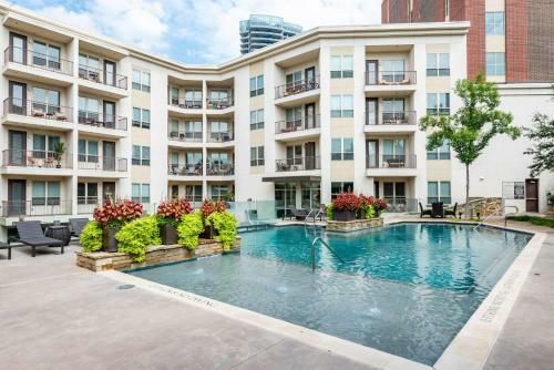 Bright Chic 2 Bedroom Apartment By Stay Gia