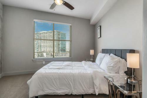 Bright Chic 2 Bedroom Apartment By Stay Gia