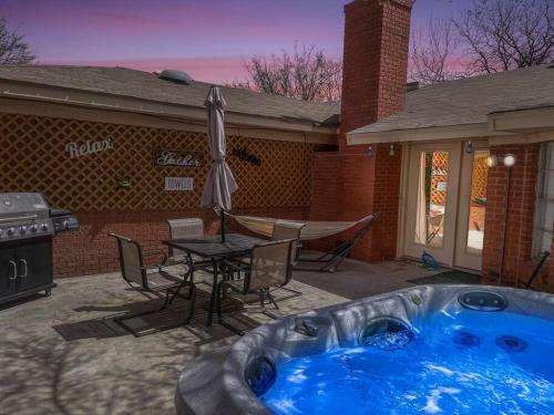 Scarlet Sunsets! 5 Bdrms Updated 3tv's Hot Tub!