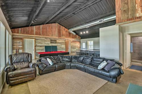 Spacious Palo Pinto Home Private Dock And Pool