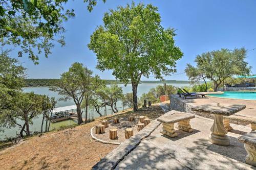 Spacious Palo Pinto Home Private Dock And Pool