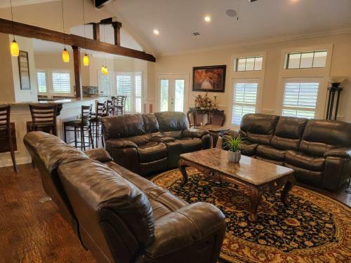 Newly Renovated Private Ranch Get-a-way