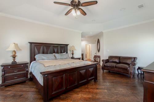 Newly Renovated Private Ranch Get-a-way
