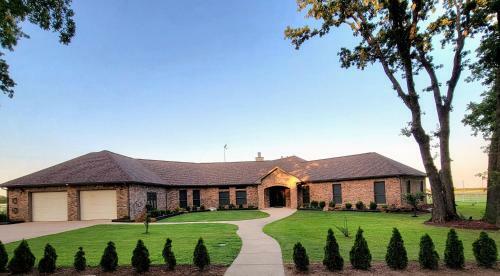 Newly Renovated Private Ranch Get-a-way