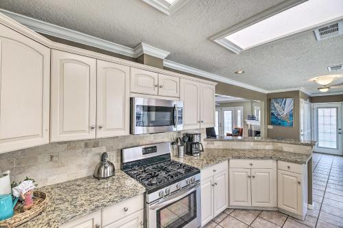 Pet-friendly Seabrook Home With Spacious Yard!