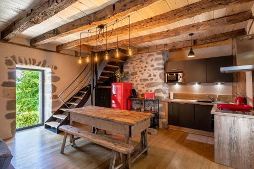 Maison Typique Des Monts Du Cantal