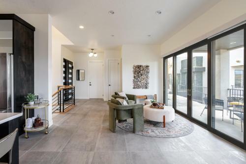 Modern Luxury Retreat At Copper Rock Golf Course
