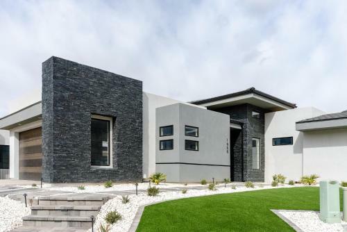 Modern Luxury Retreat At Copper Rock Golf Course