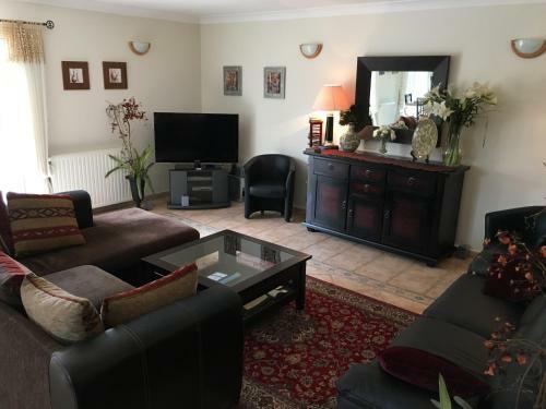 Charming Villa Near Med Pyrenees & Spanish Border