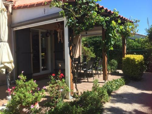 Charming Villa Near Med Pyrenees & Spanish Border