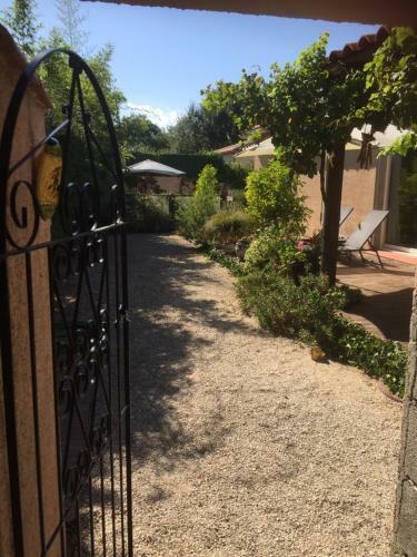 Charming Villa Near Med Pyrenees & Spanish Border