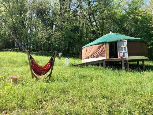Yourte Avec Po�le A Bois