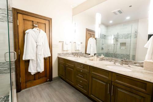 Bald Eagle Two Bedroom Apartment Hotel
