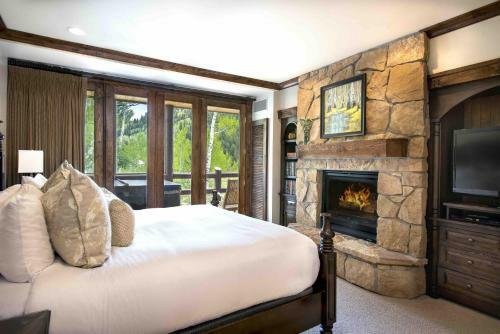 Junior King Suite Hotel Room