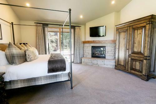 Luxury King Room With Mountain View Hotel Room