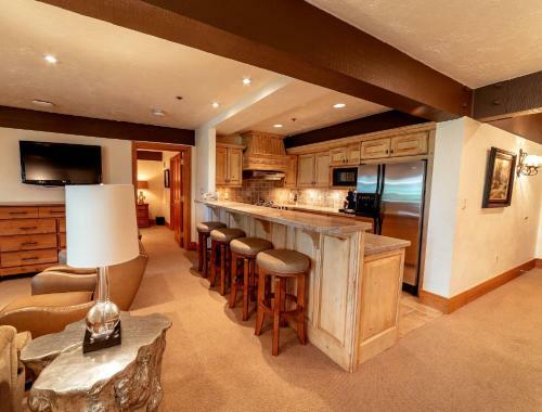 Luxury One Bedroom Apartment Hotel