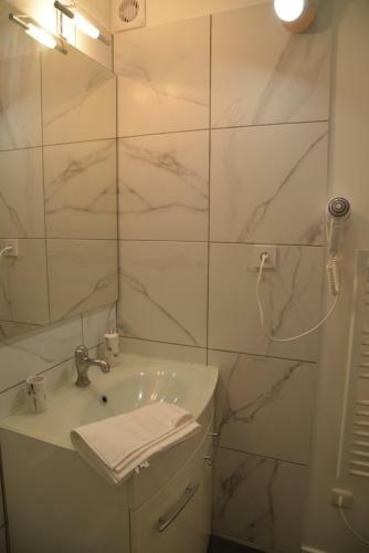 Hostal Dnj Aparthotel