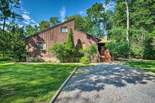 Mcgaheysville Abode With Deck About 2 Mi To Skiing!