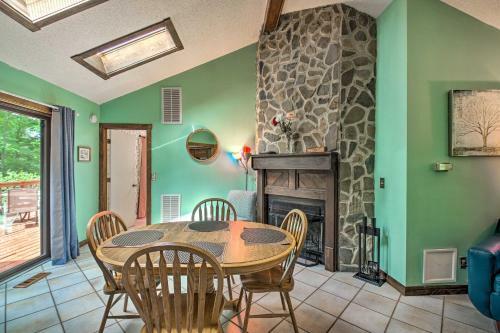 Mcgaheysville Abode With Deck About 2 Mi To Skiing!