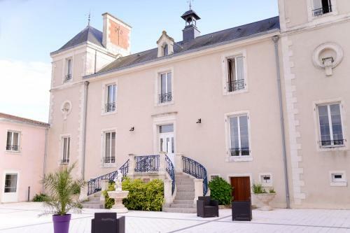 Hotel Chateau De La Sebrandi�re