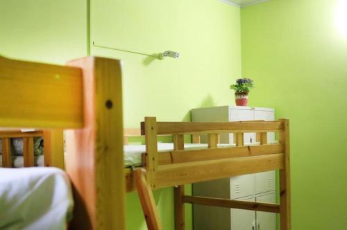 Luoyang Longmen Youth Hostel