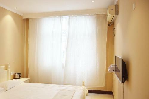 Luoyang Longmen Youth Hostel