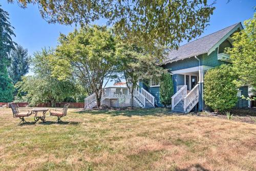 Bellevue Craftsman Home With Deck And Fire Pit!