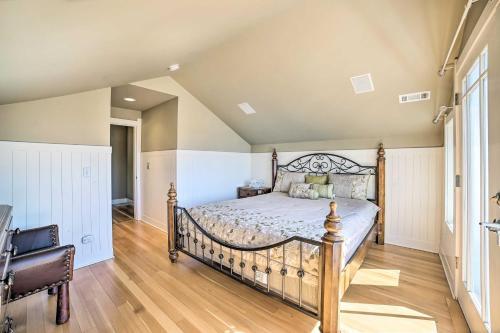 Bellevue Craftsman Home With Deck And Fire Pit!