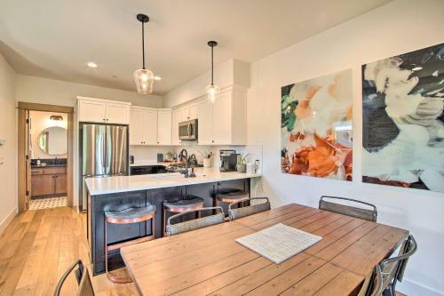 Charming Cle Elum Townhome With Balcony And Views