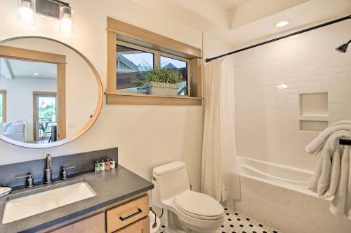 Charming Cle Elum Townhome With Balcony And Views