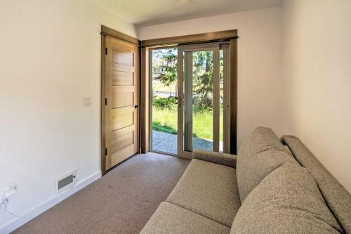 Charming Cle Elum Townhome With Balcony And Views