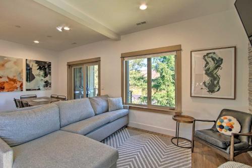 Charming Cle Elum Townhome With Balcony And Views