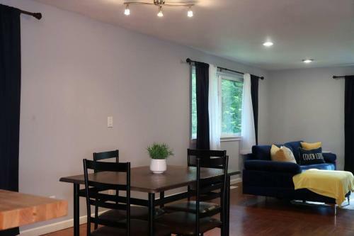 Luxurious & Spacious Upper 3bd Duplex In Kent