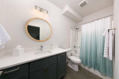 Casa Del Viento--hot Tub, Grill, Modern Triple Ensuite!