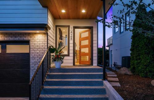 Seattle Skyline View Home