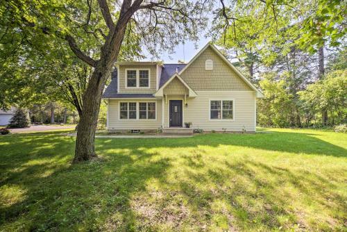 Charming Taylors Falls Home With Deck, Fire Pit