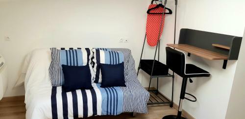 Apartamento Mezzo, Studio Climatis� Hyper-centre De Niort