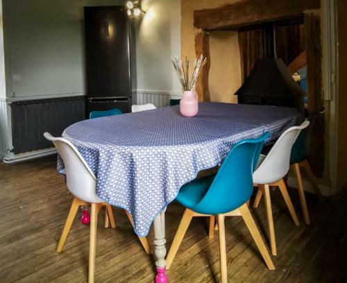 Maison Typique P�rigourdine Avec Piscine