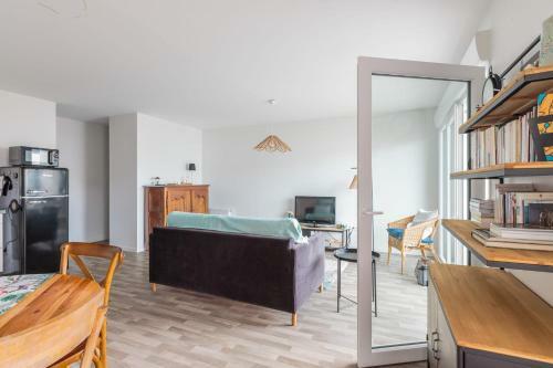 Very Nice Apartment With Balcony And Parking Space - Le Rochelle - Welkeys