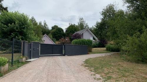 Petit Chalet Individuel Dans Un �crin De Verdure