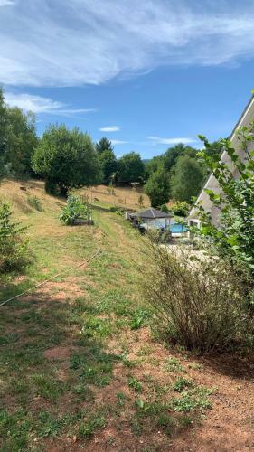 Petit Chalet Individuel Dans Un �crin De Verdure